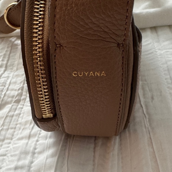 Cuyana Top Handle Leather Crossbody Bag - Picture 2 of 13
